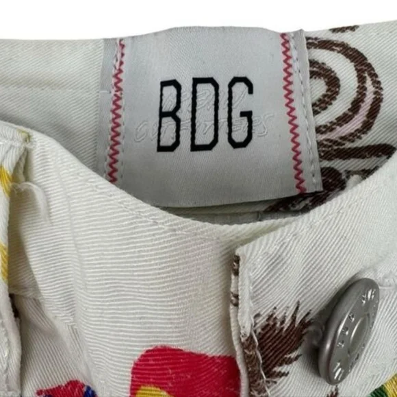 BDG Urban Outfitters Womens Aloha Surf Graphic Shorts California Print Size 25 - Picture 5 of 16